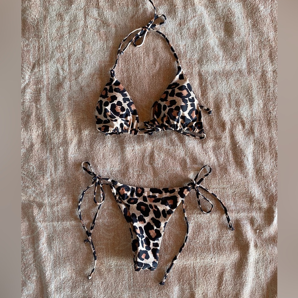 Leopard Print Bikini String Ties Set Gathered Back Excellent Condition